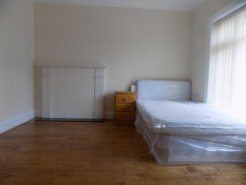 Luxury room with ALL Bills included, close to Luton Town Centre, Train Station