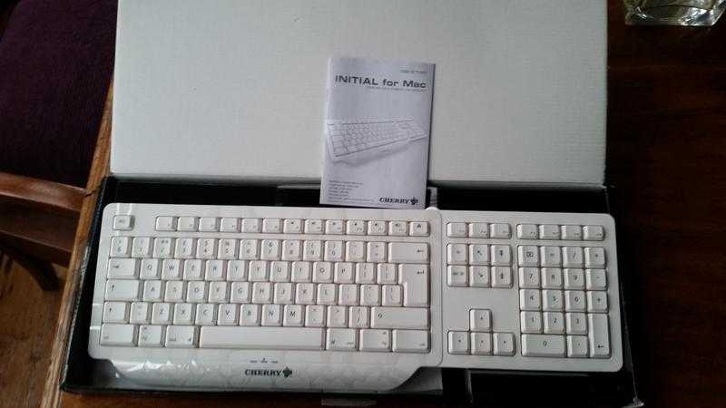 MAC Corded Computer Keyboard G82-27020 NEW unwanted gift.