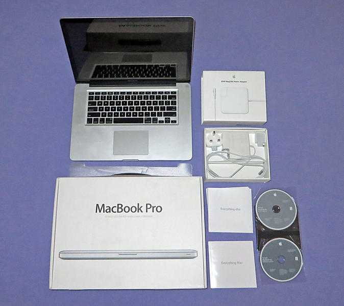 MacBook Pro Core i7 2.0 GHz 15quot Laptop - Early 2011 Model