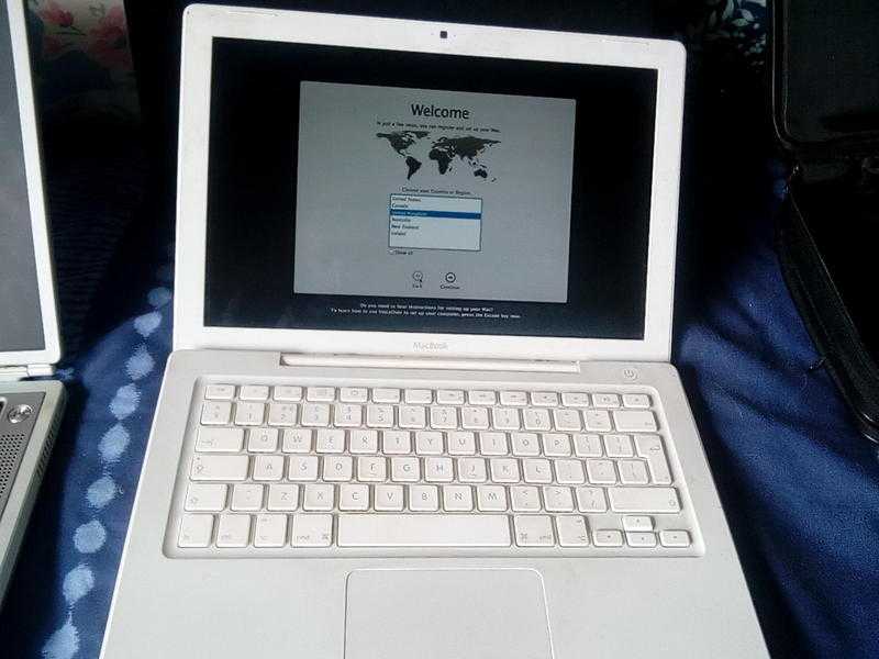 MacBook White 13