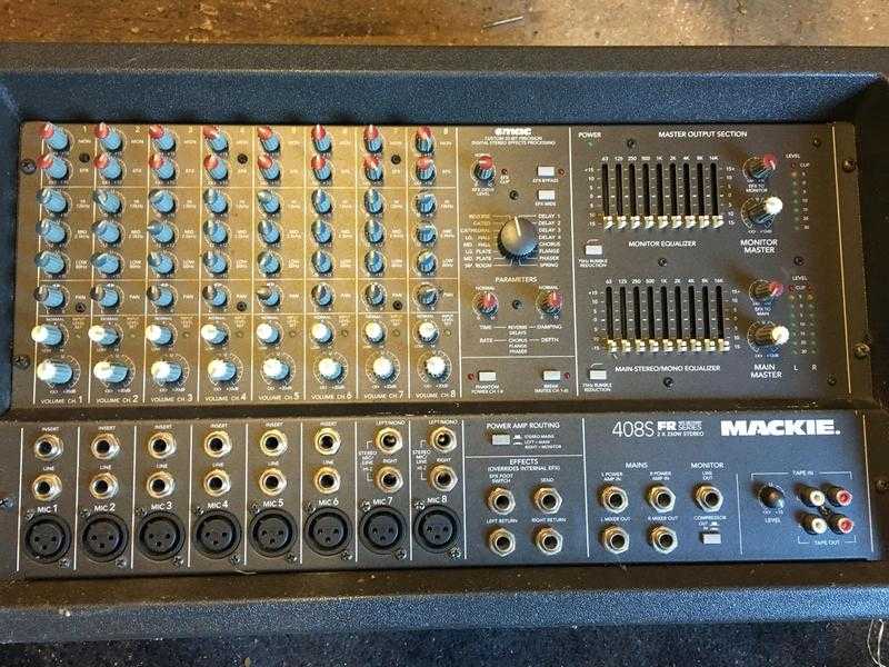 Mackie 408s powered Mixer