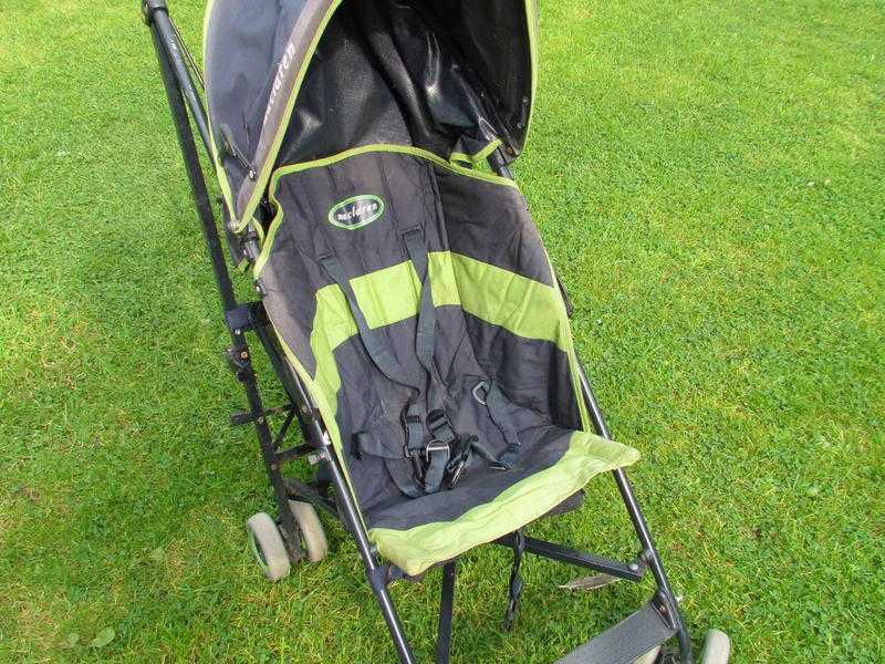 MACLAREN STROLLER