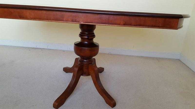 Mahogany Dining Table amp 6 chairs