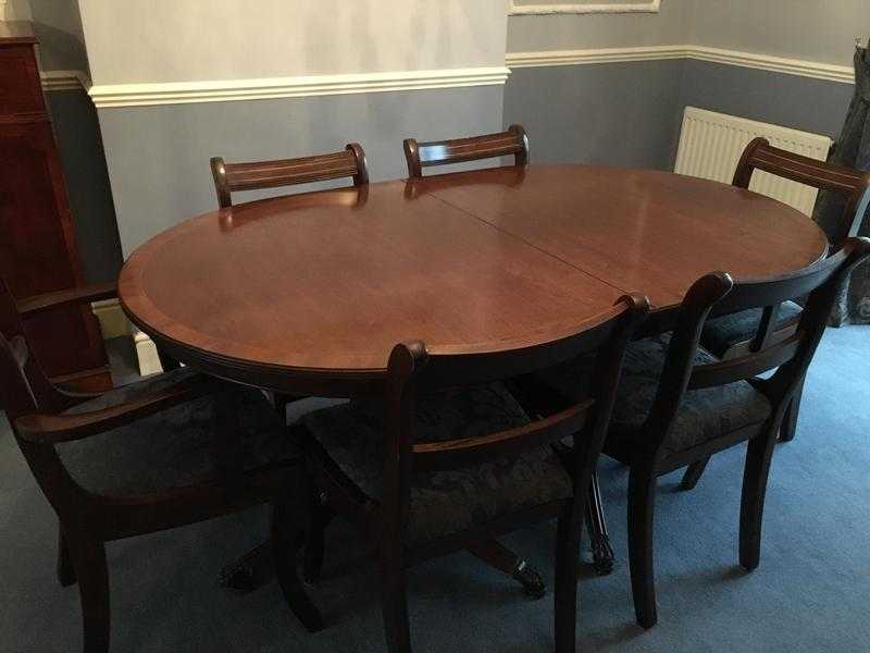 Mahogany Reproduction Dining Table and 6 Chairs