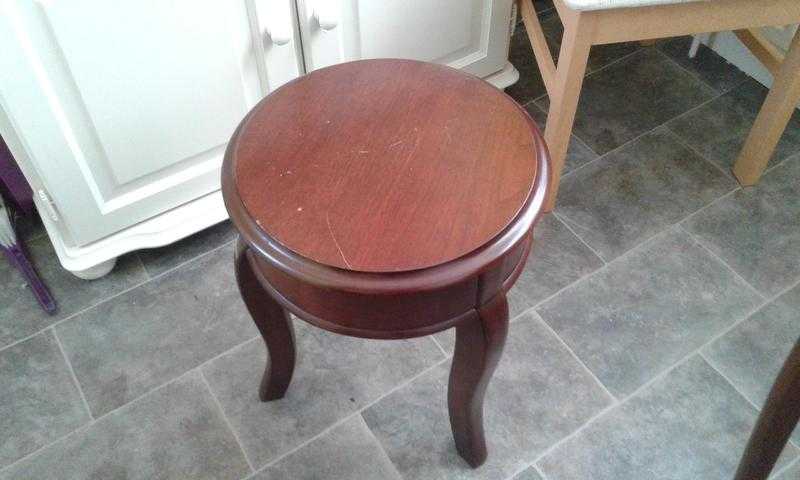 MAHOGANY SIDE TABLESTOOL