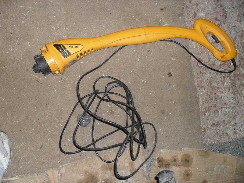 Mains strimmer