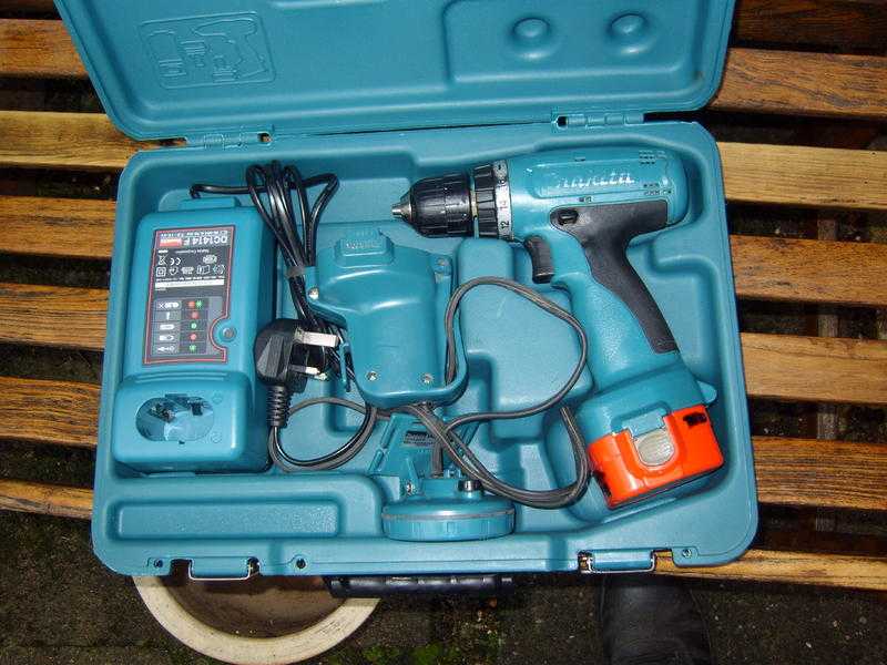 MAKITA DRILL