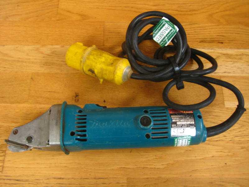 MAKITA SHEARS 110 VOLTS model JS 1660