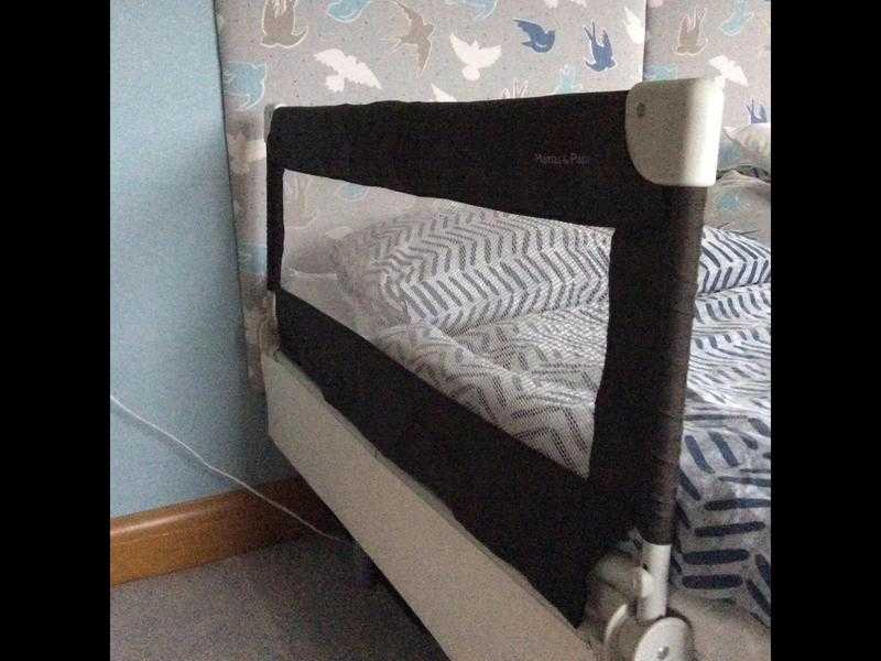 Mamas and papas CHILDS BED GUARDRAIL