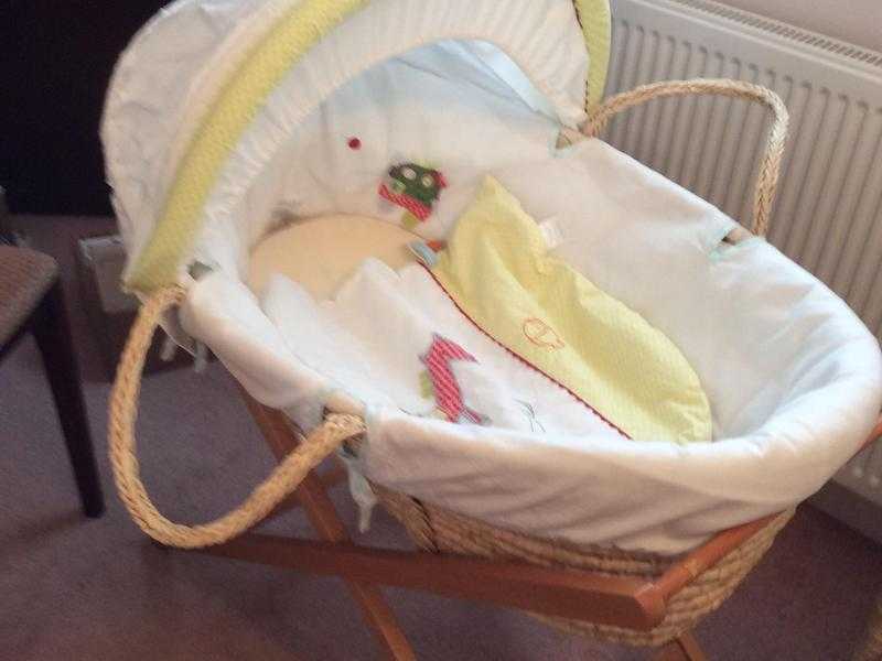 Mamas and Papas Moses basket