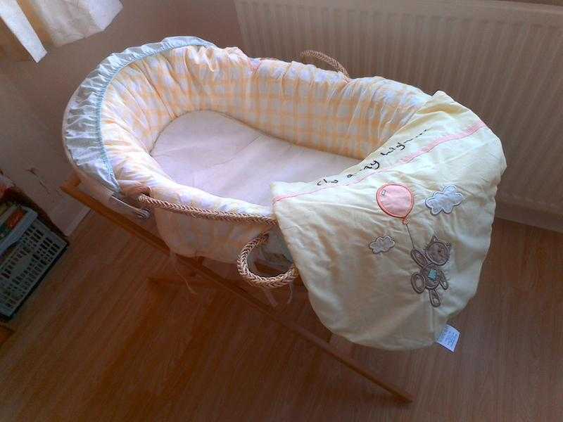 Mamas and Papas moses basket and stand