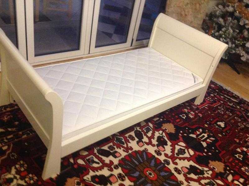 Mammas amp pappas child bed