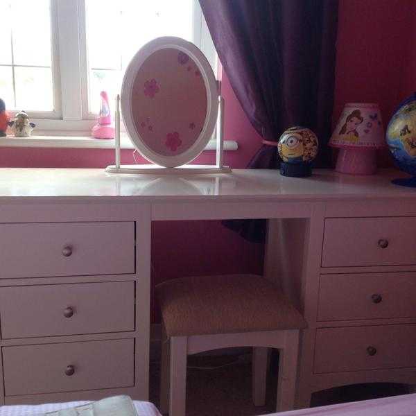 MampS Ivory Dressing table and stool