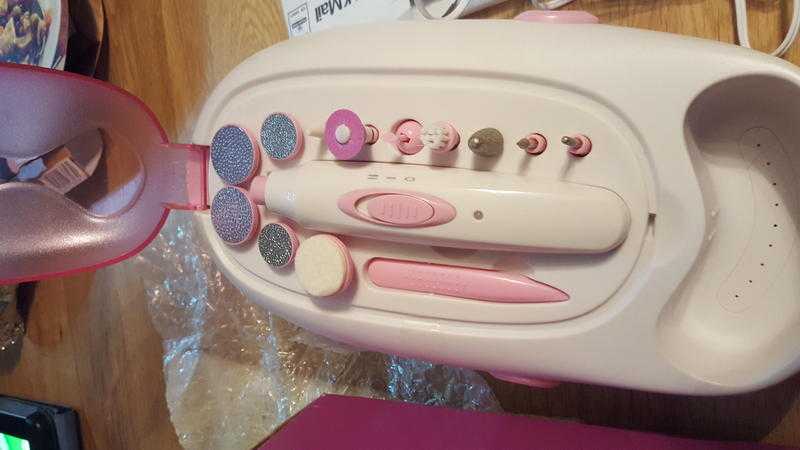 MANICURE SET WITH SPA