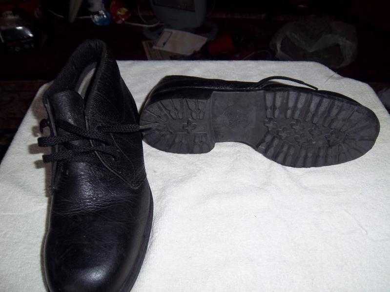 Mans Black Work Safety Boots Size 8
