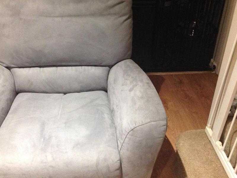 Manual reclining chair