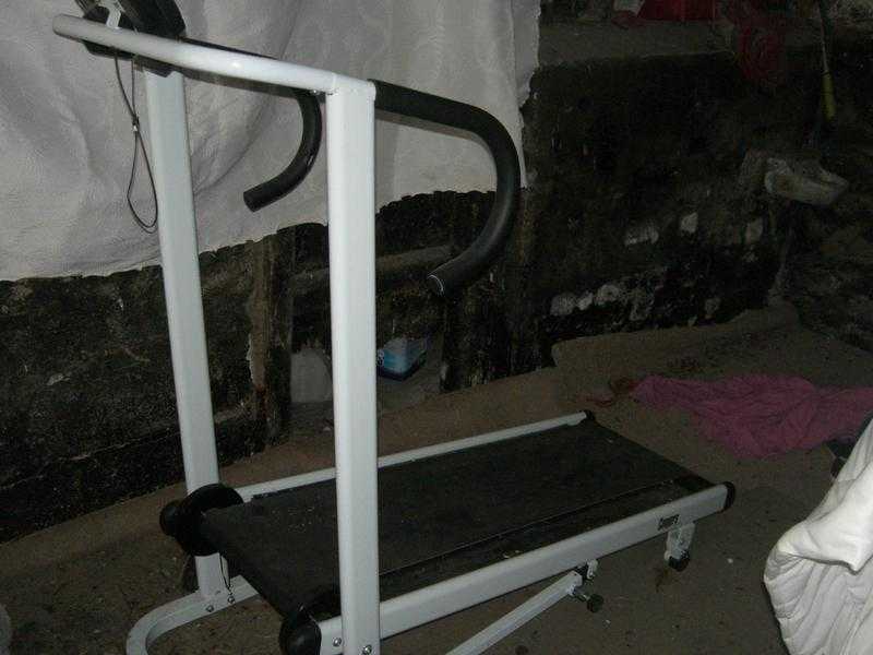 Manual treadmill