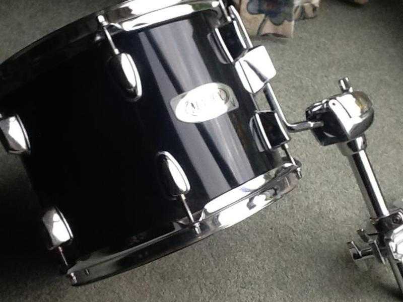 Mapex 10 X 8 Tom Tom, with holder and bracket, like new.