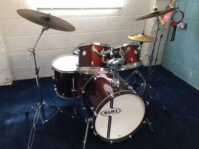 MAPEX 5 PIECE 20quot HORIZON DRUM KIT (burgundy red metallic) WITH EXTRAS