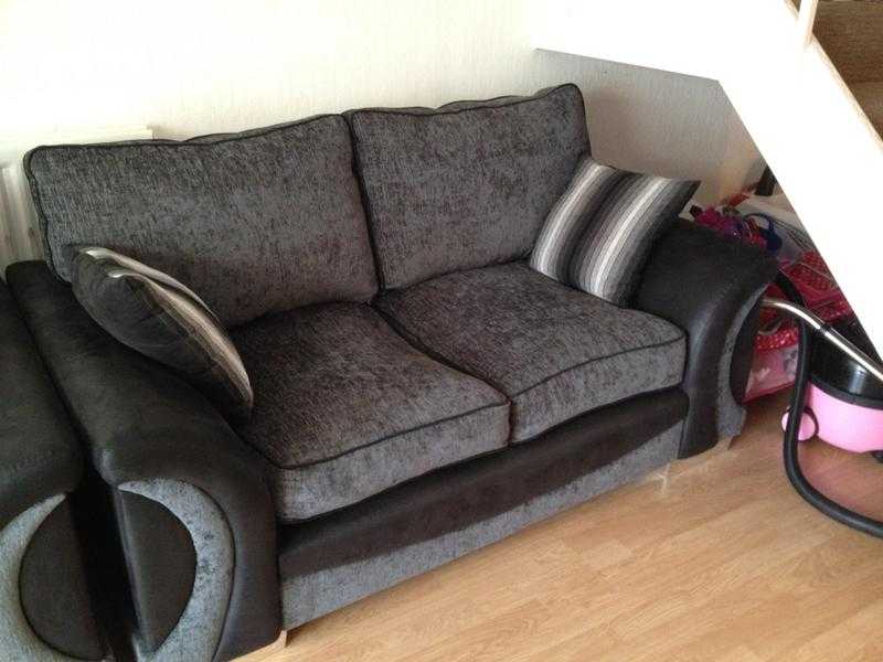 Martinez SCS 3 seater and 2 seater sofa039s for sale 350