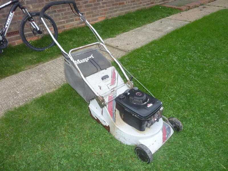 Masport self propelled roller mower briggs amp stratton engine (Newick)