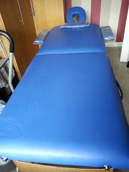 Massage Table for sale.    85