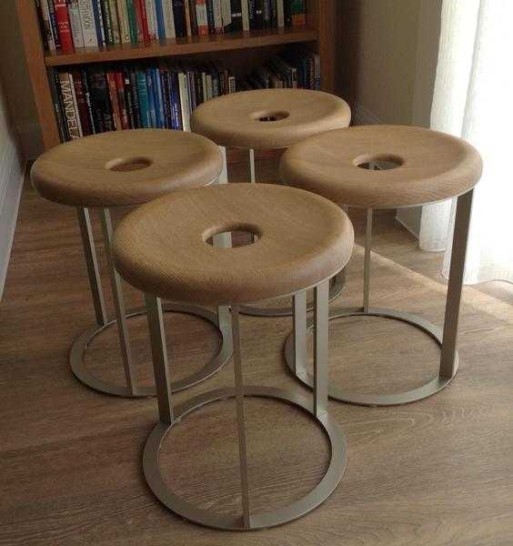 Maxalto Elios Ottoman Stools