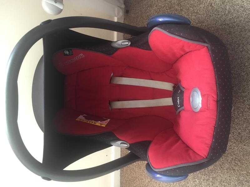 Maxi cosy car seat red