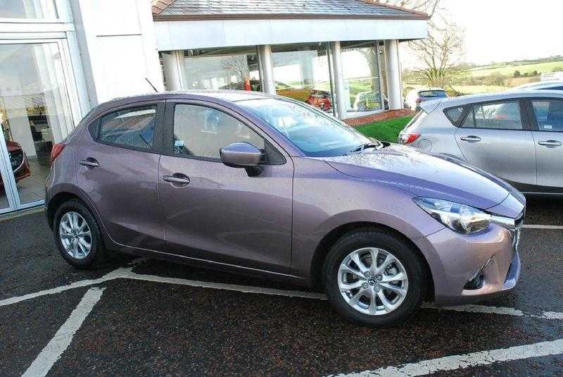 Mazda Mazda2 2015