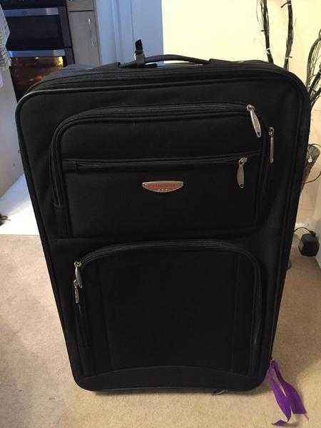 Medium Black Travel Suitcase with Wheels