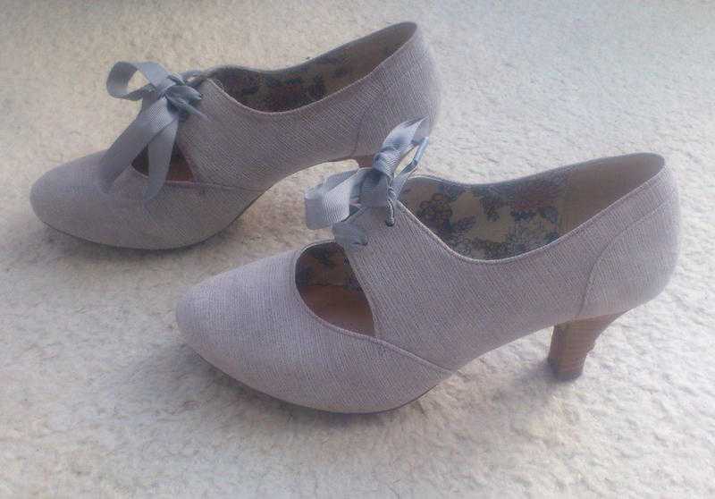 Medium-heel shoes by Clarks (size 4)