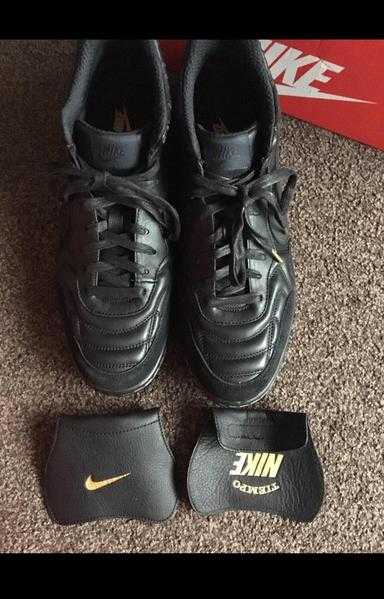 Mens black Nike trainers size 12