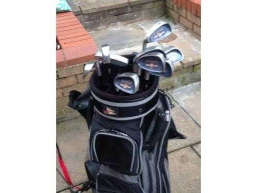 Mens left-handed Wilson Pro-Staff golf clubs