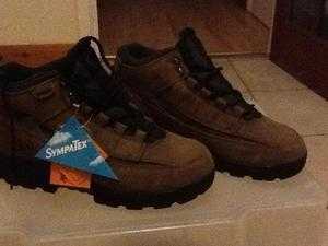 mens walking shoes