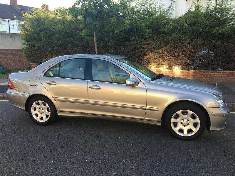 Mercedes-Benz C Class 2.3 C230 Elegance SE 7G-Tronic 4dr 05Reg