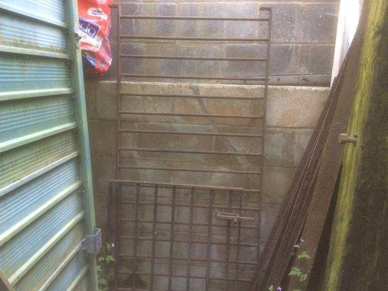 Metal gate with 2 metal matching fencing with fittings