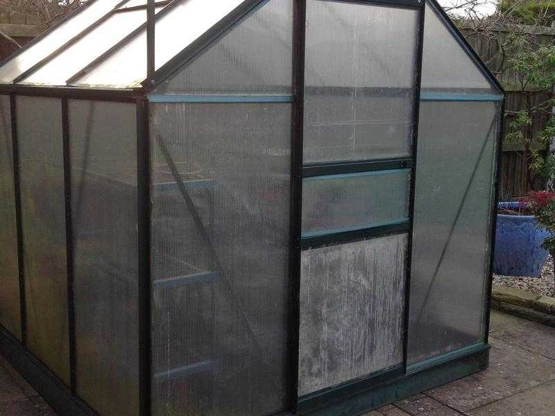 METAL GREENHOUSE WITH PERSPEX PANELS...SURPLUS TO REQUIRMENTS BUYER DISMANTLES AND COLLECTS.