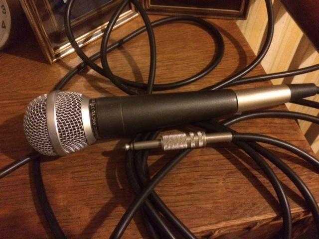 Microphone