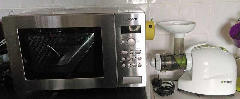 MICROWAVE AND JUICER