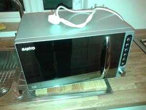 microwave oven