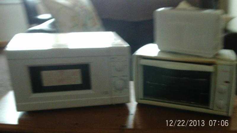 microwave, toaster, mini ovengrill