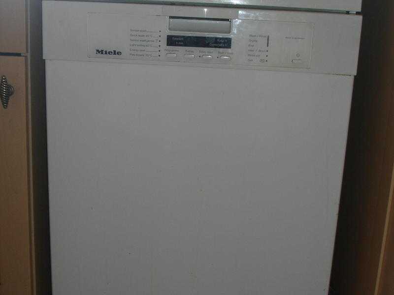 Miele G1222SC Dishwasher