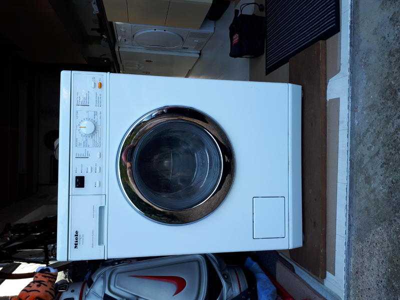 Miele Premier 520 Washing Machine ( requires new bearing )