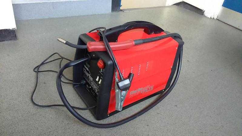 MIG Welder Clarke 135 TE  Grinders  Tools