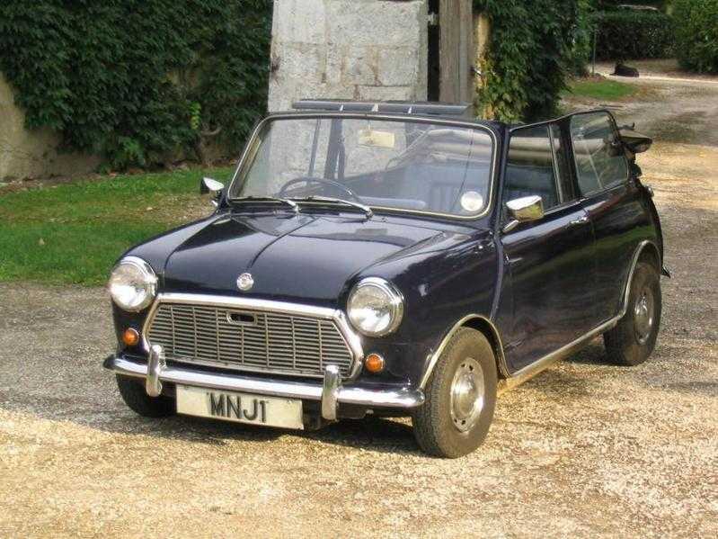 Mini Convertible 1969 with personal no plate