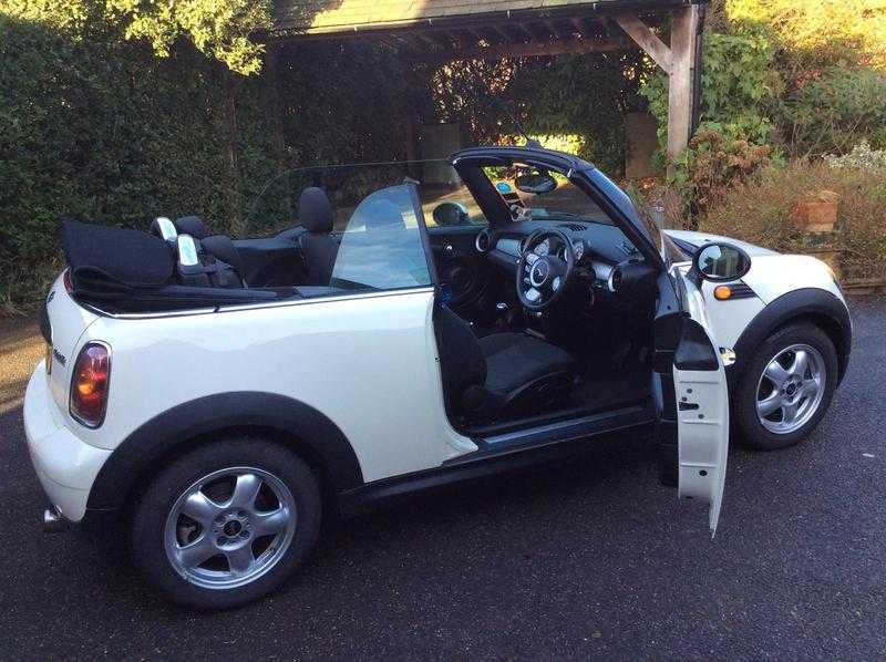 Mini Cooper convertible 2009