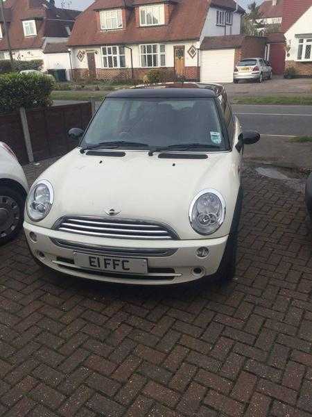 Mini Cooper Hatch Automatic, 1598cc, 3-Door Hatchback, White, 2004, Petrol.