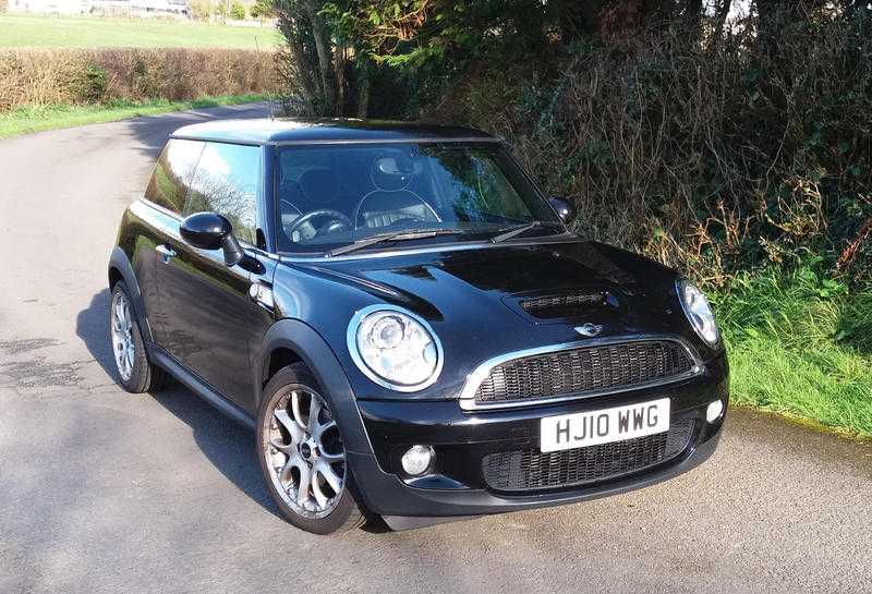 MINI Cooper S 1.6 Midnight Black with Chili Pack