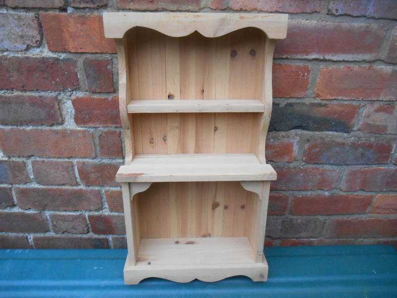 MINI PINE DRESSER