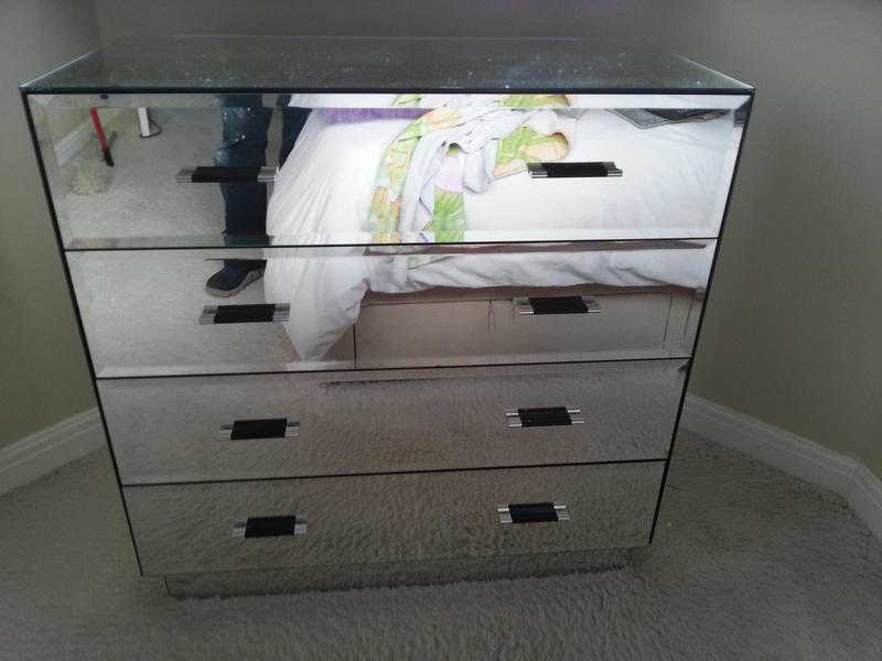 Mirrored glass chest of draws and 2 bedside cabinets